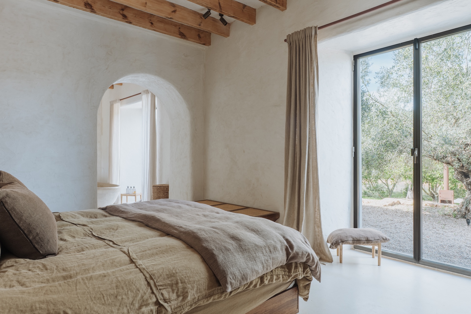 Resa estates ibiza villa Reno finca renovated te koop sale bed 4.jpg